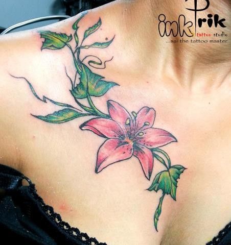 Flower Tattoo Design For Girl On épaules avant